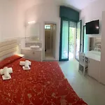 Отель Silvaion 2*