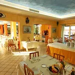 Отель Silvaion 2*